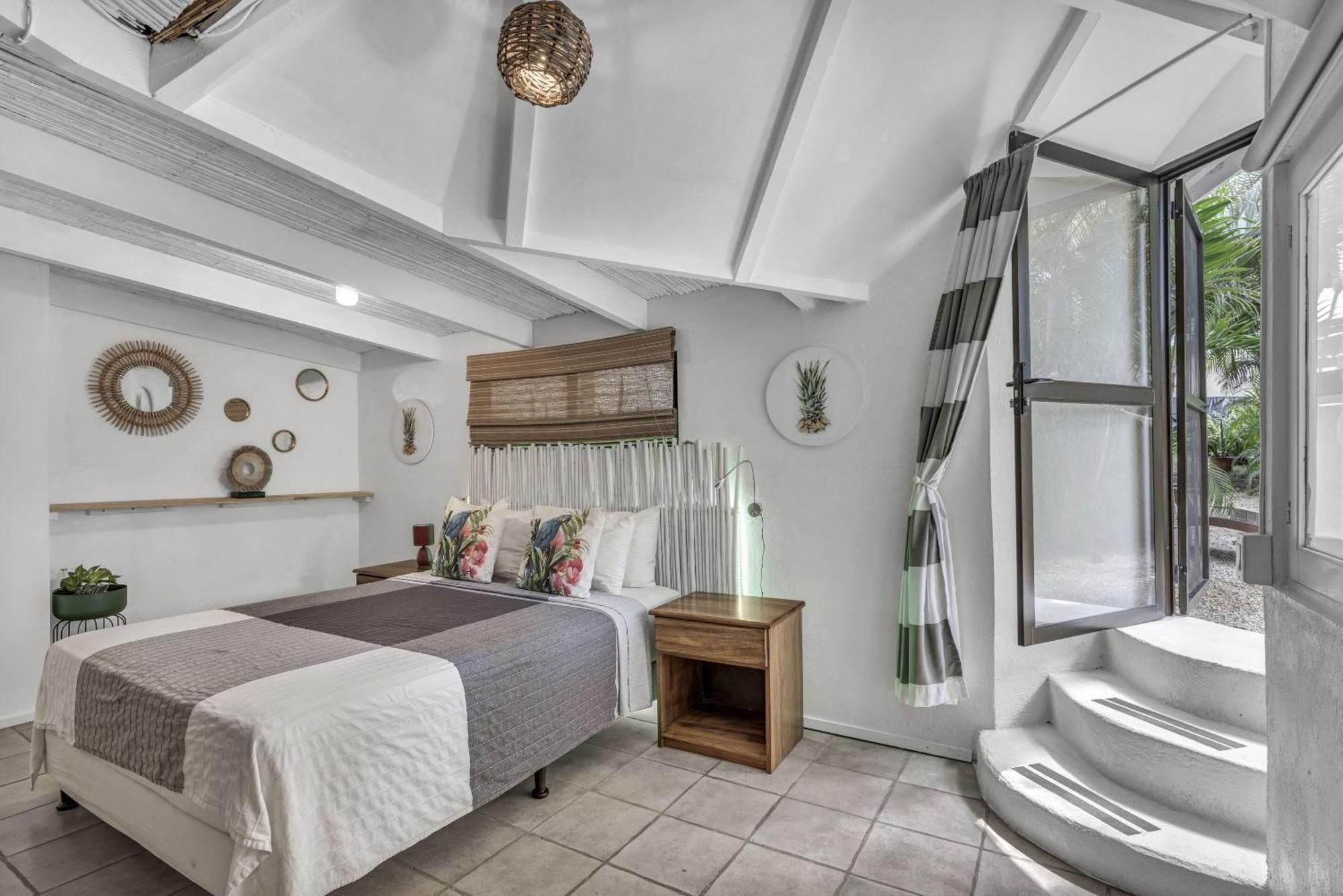 The Beach Bungalows Tamarindo- Adults Only Room photo